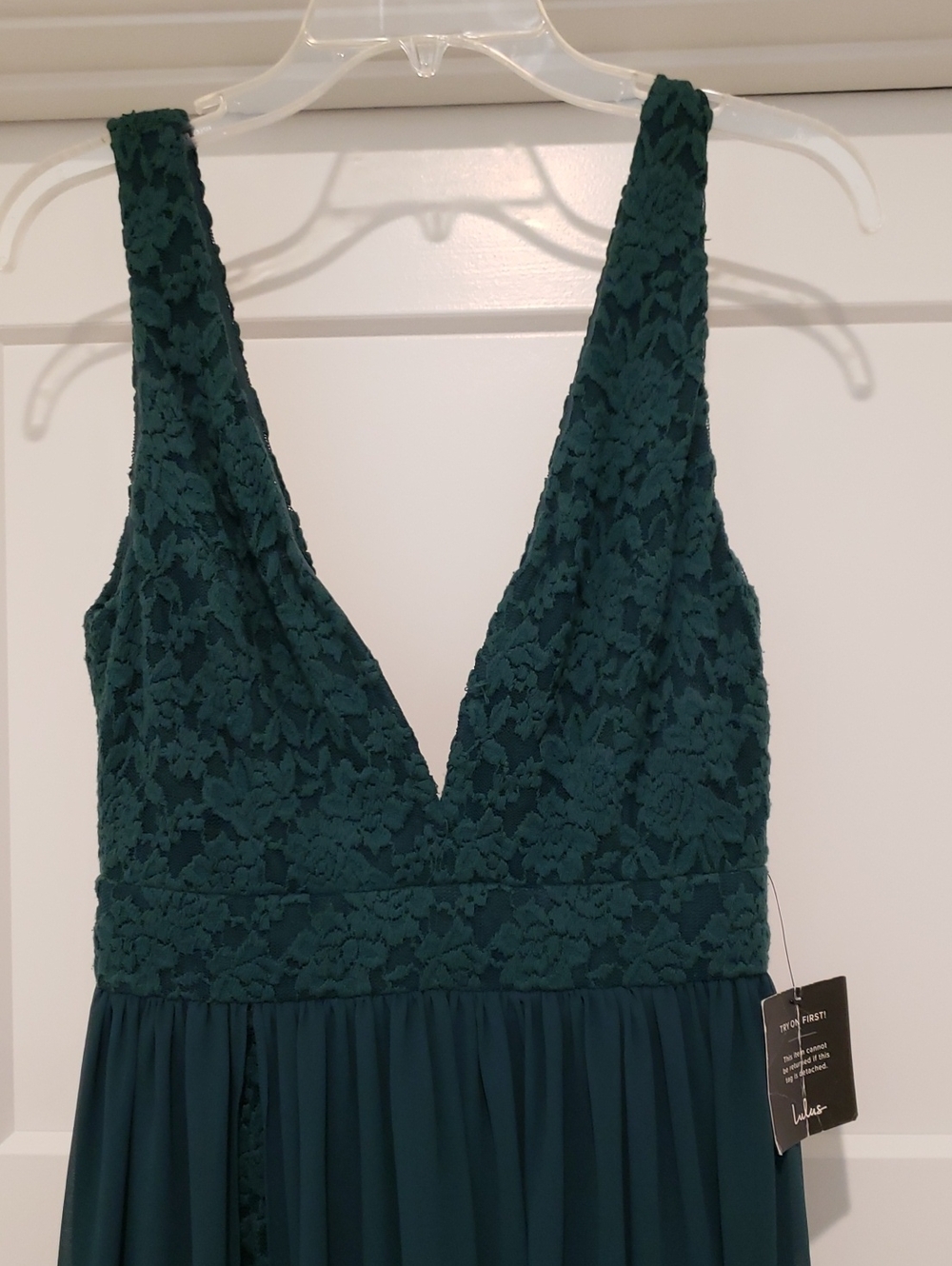 Lulus Green Lace V-Neck Gown Chiffon Overlay NWT Christmas